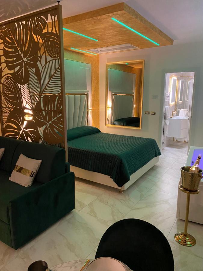 Fashion Apartment Gold Bologna With Jacuzzi & Car Garage Eksteriør billede