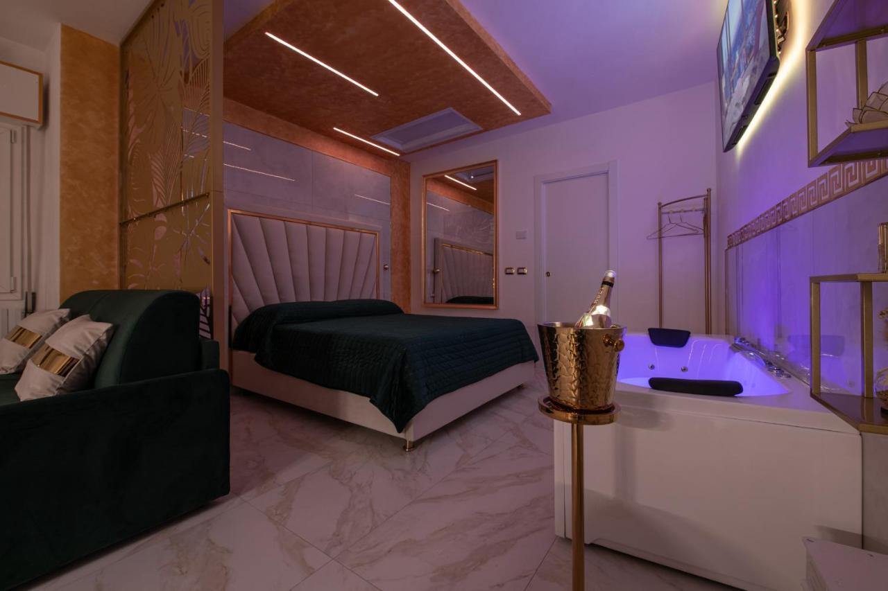 Fashion Apartment Gold Bologna With Jacuzzi & Car Garage Eksteriør billede