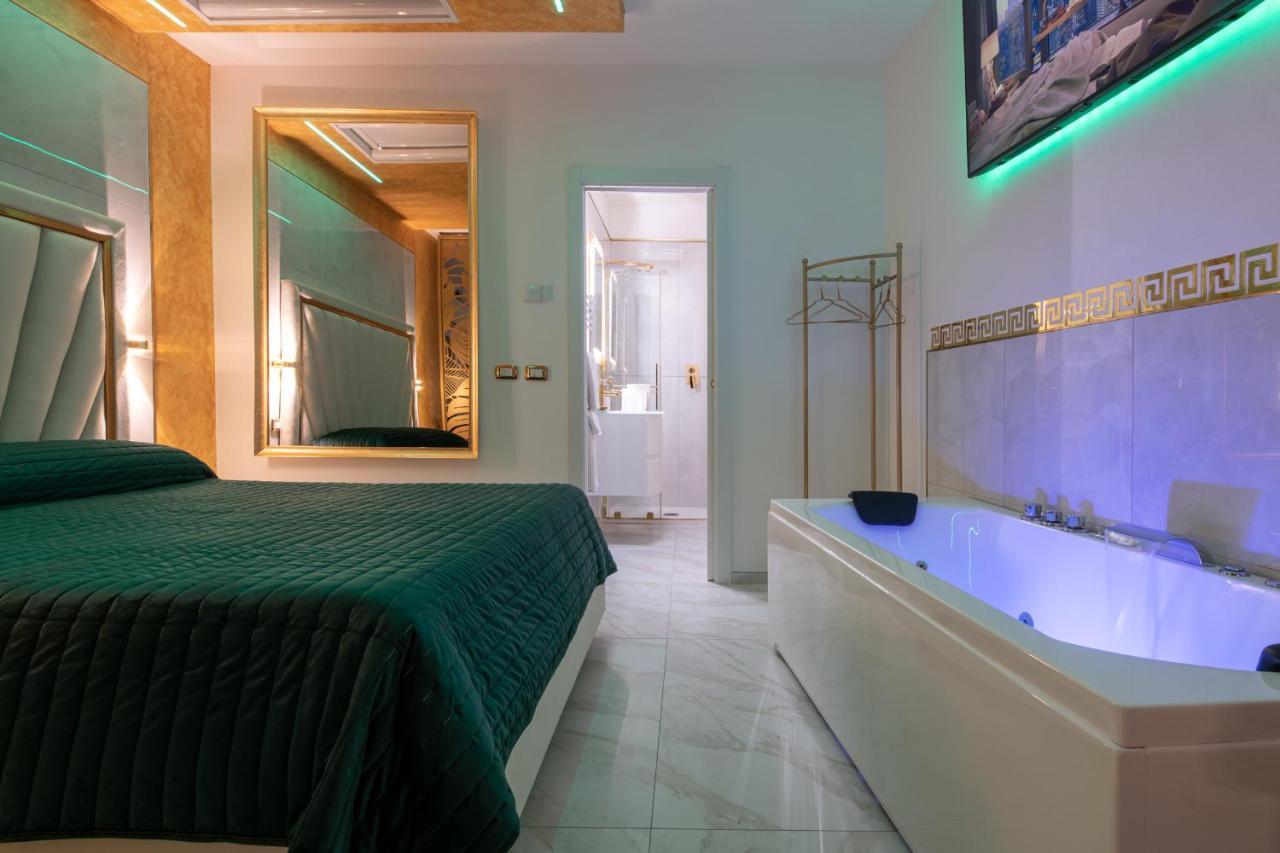 Fashion Apartment Gold Bologna With Jacuzzi & Car Garage Eksteriør billede