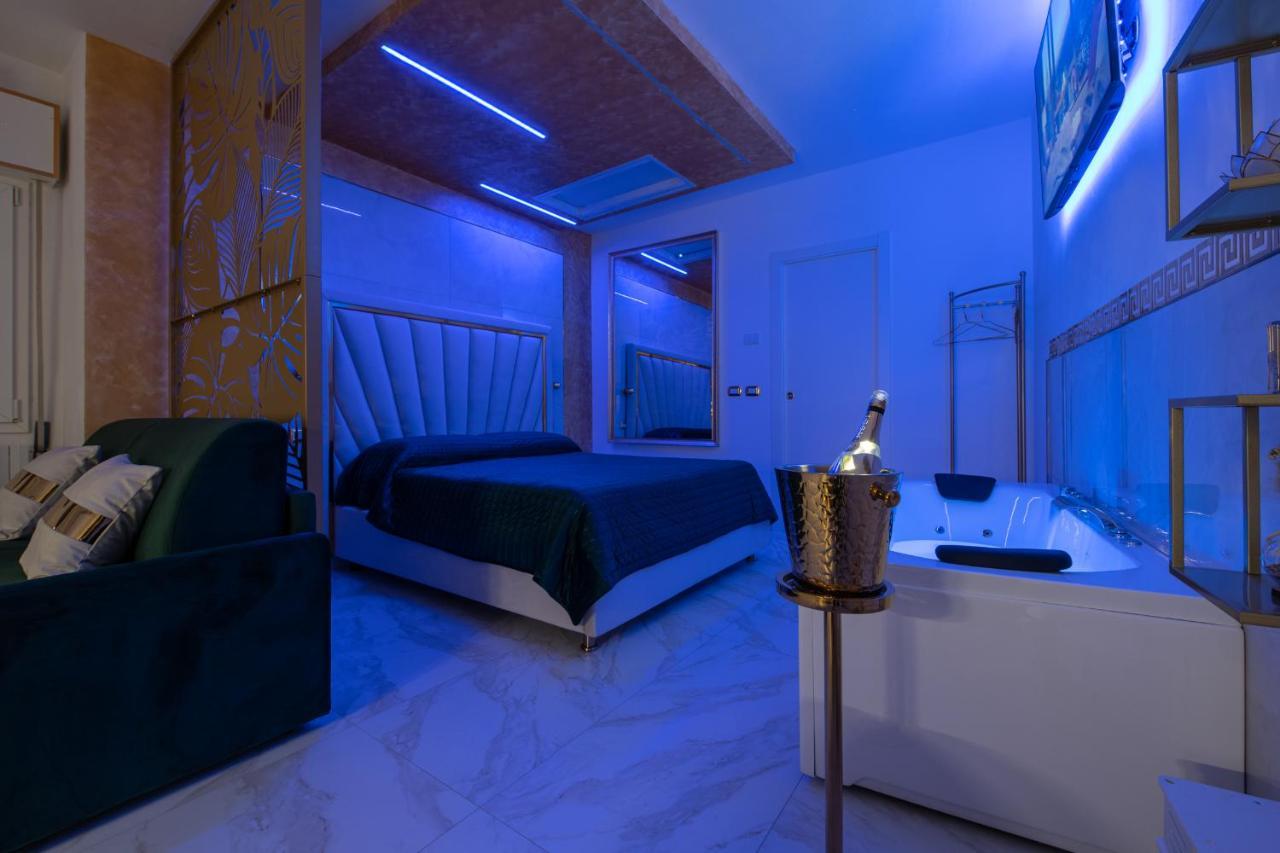 Fashion Apartment Gold Bologna With Jacuzzi & Car Garage Eksteriør billede