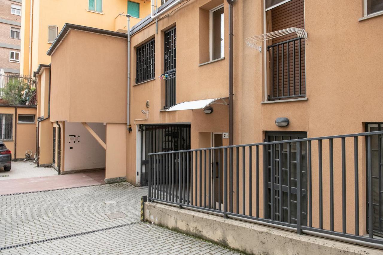 Fashion Apartment Gold Bologna With Jacuzzi & Car Garage Eksteriør billede