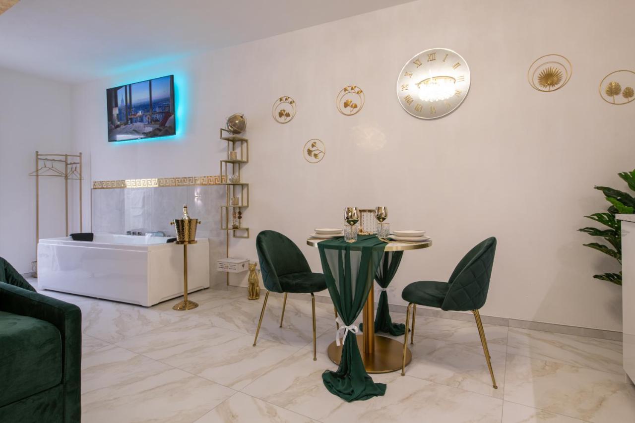 Fashion Apartment Gold Bologna With Jacuzzi & Car Garage Eksteriør billede