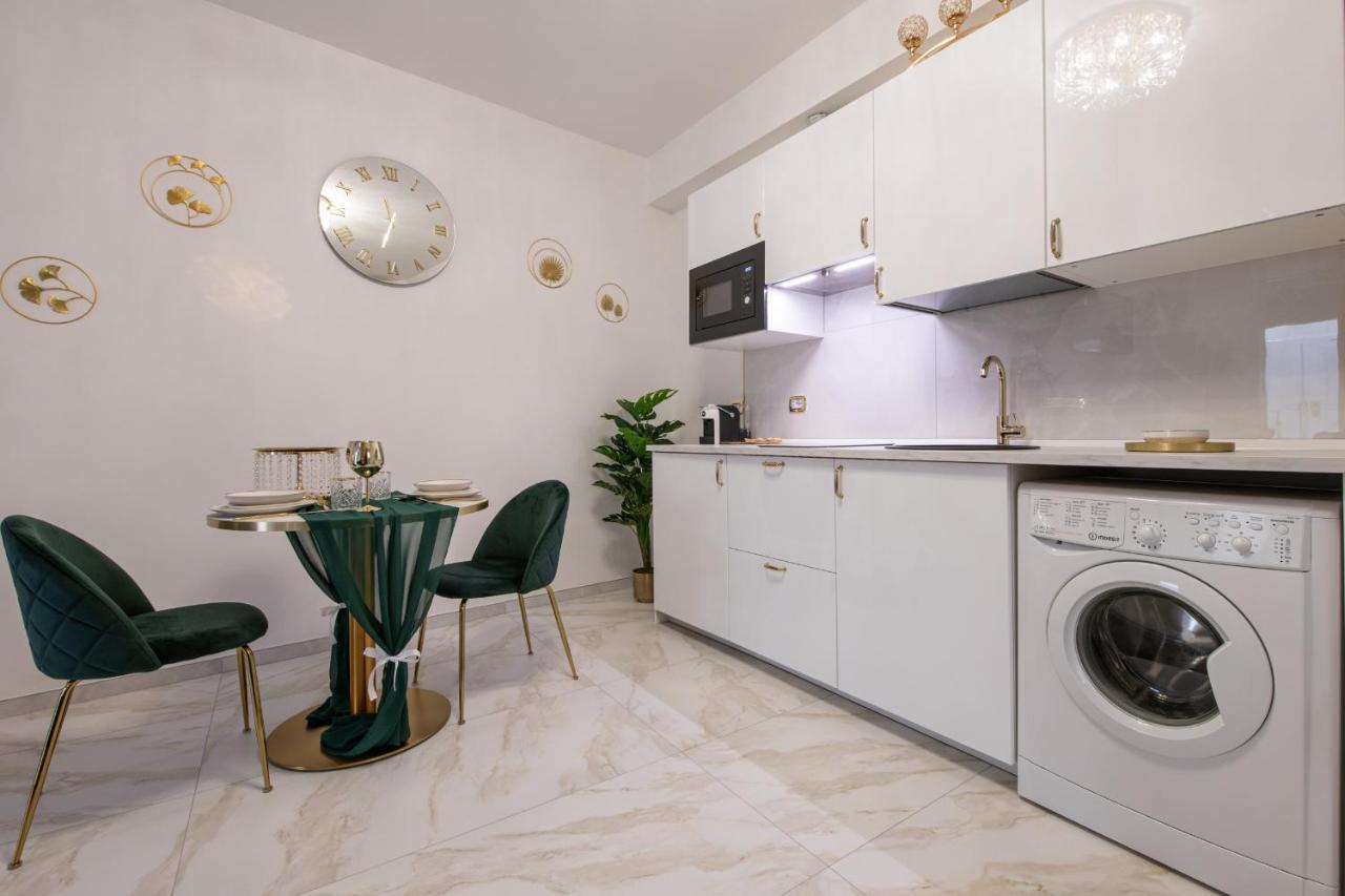 Fashion Apartment Gold Bologna With Jacuzzi & Car Garage Eksteriør billede