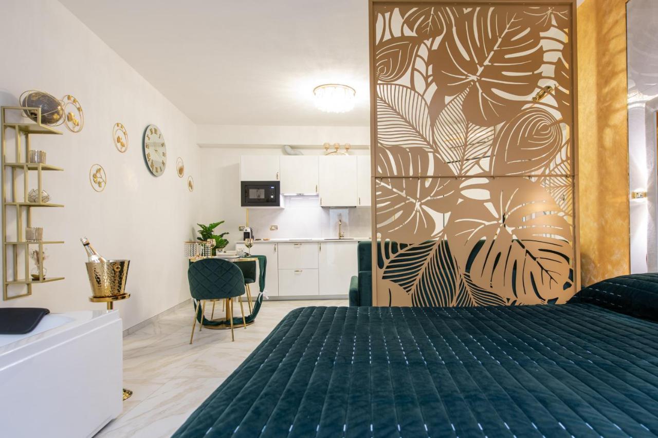 Fashion Apartment Gold Bologna With Jacuzzi & Car Garage Eksteriør billede