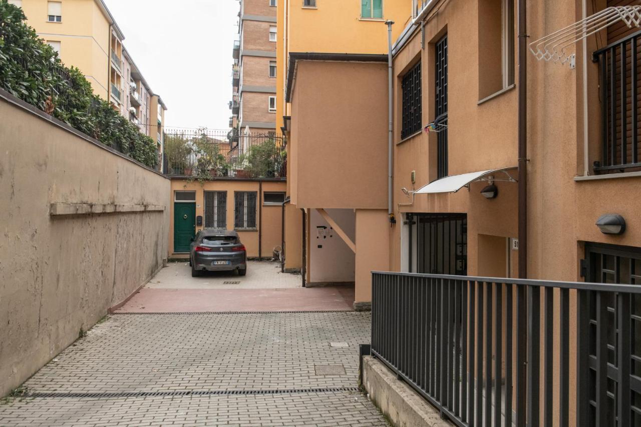 Fashion Apartment Gold Bologna With Jacuzzi & Car Garage Eksteriør billede