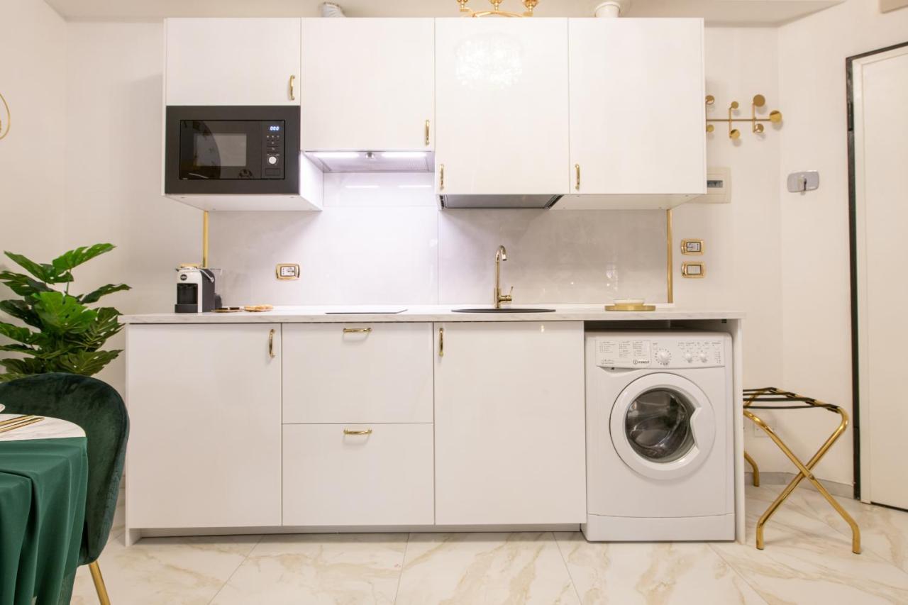 Fashion Apartment Gold Bologna With Jacuzzi & Car Garage Eksteriør billede