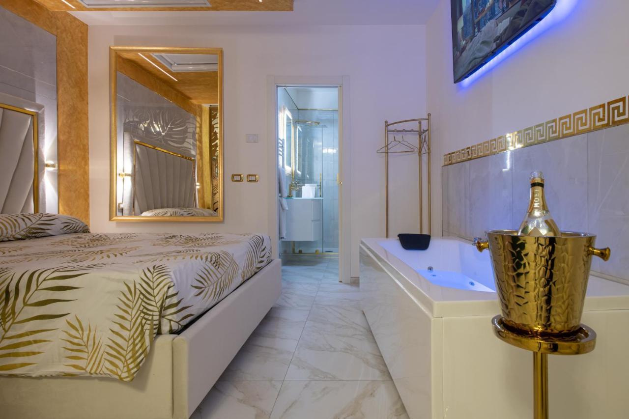Fashion Apartment Gold Bologna With Jacuzzi & Car Garage Eksteriør billede