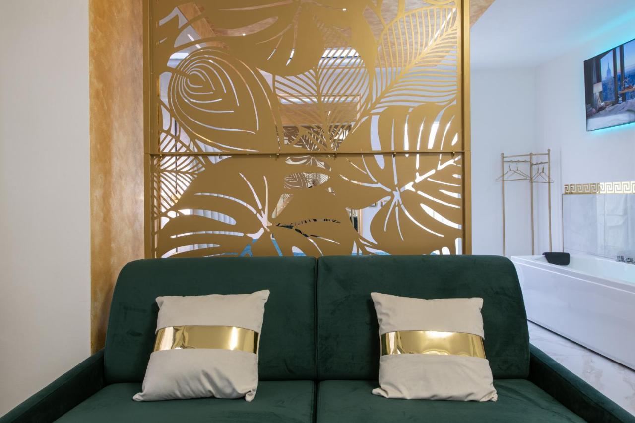Fashion Apartment Gold Bologna With Jacuzzi & Car Garage Eksteriør billede