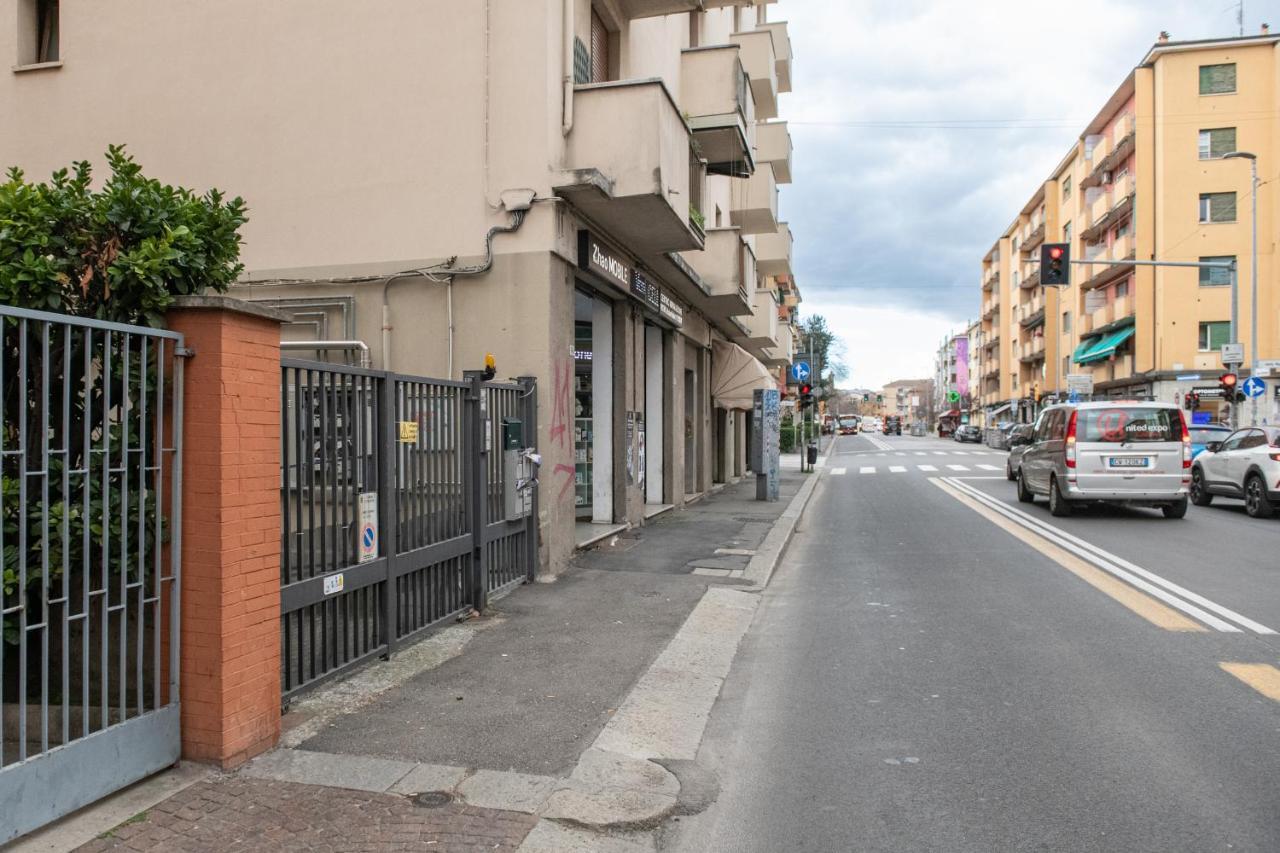 Fashion Apartment Gold Bologna With Jacuzzi & Car Garage Eksteriør billede