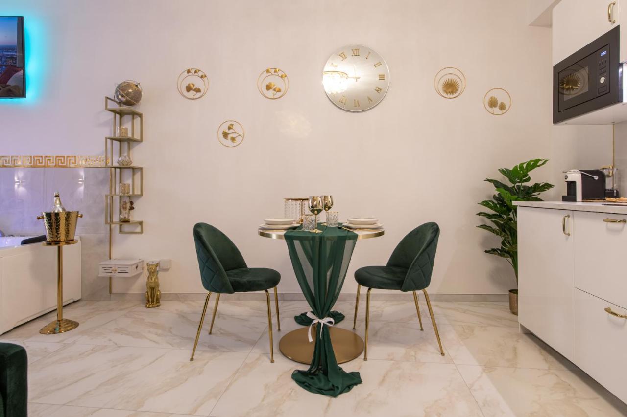 Fashion Apartment Gold Bologna With Jacuzzi & Car Garage Eksteriør billede