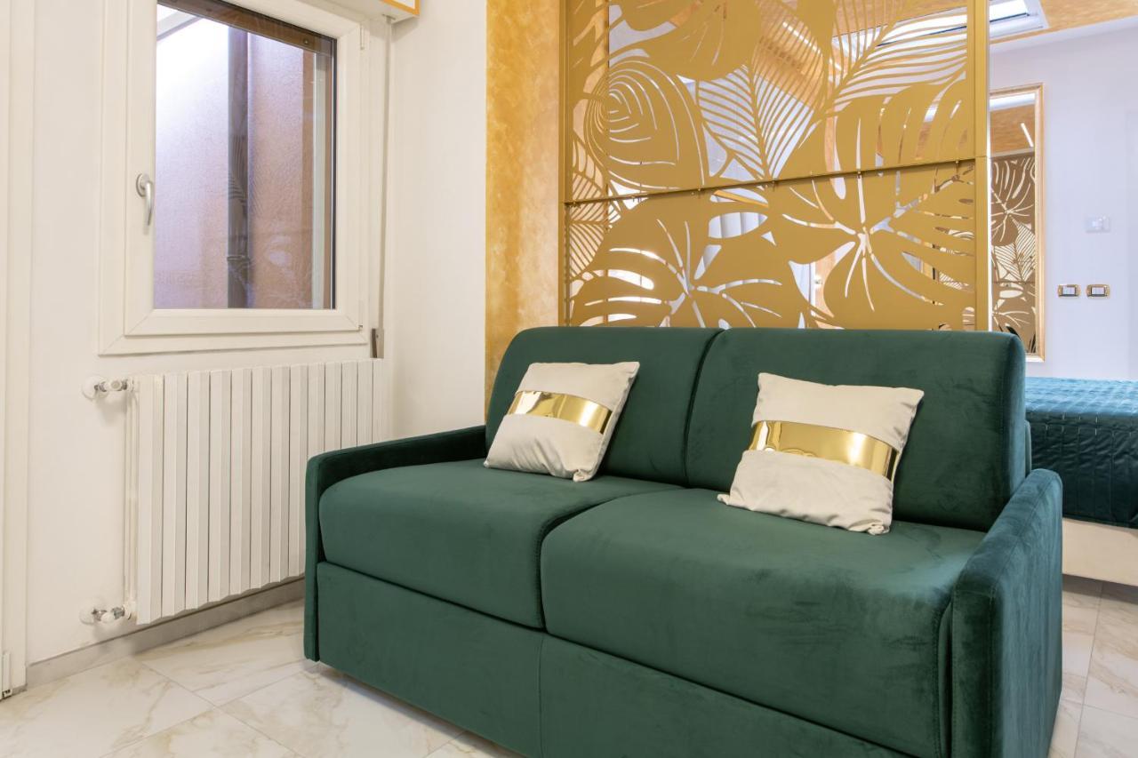 Fashion Apartment Gold Bologna With Jacuzzi & Car Garage Eksteriør billede