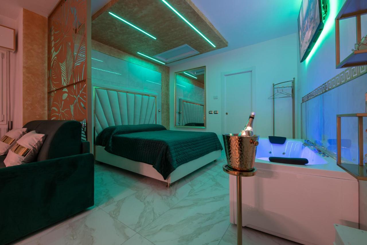 Fashion Apartment Gold Bologna With Jacuzzi & Car Garage Eksteriør billede